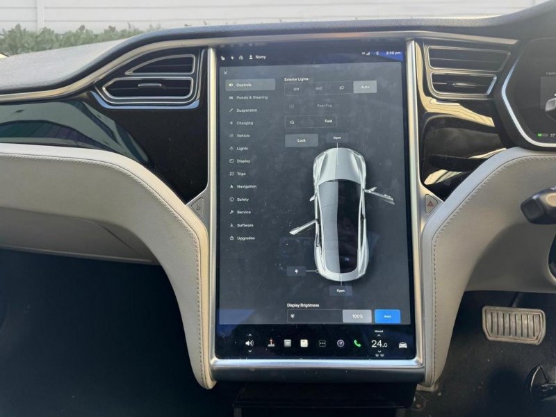 TESLA MODEL S
